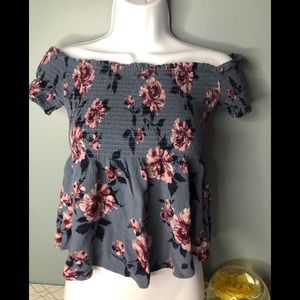 Kendall & Kylie crop top